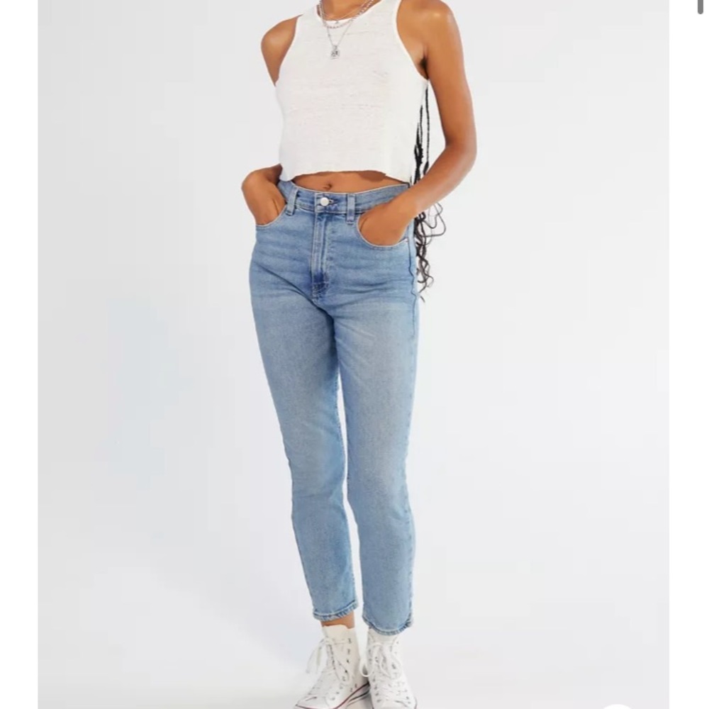 BDG High Waisted Girlfriend Jean -Light Wash